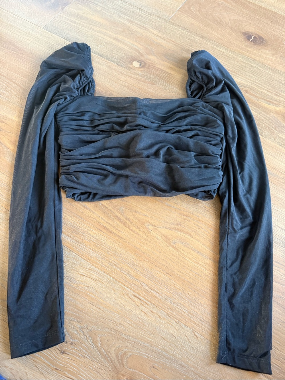 Aritzia Babaton Black Ruched Long-Sleeve Shear Crop Top
